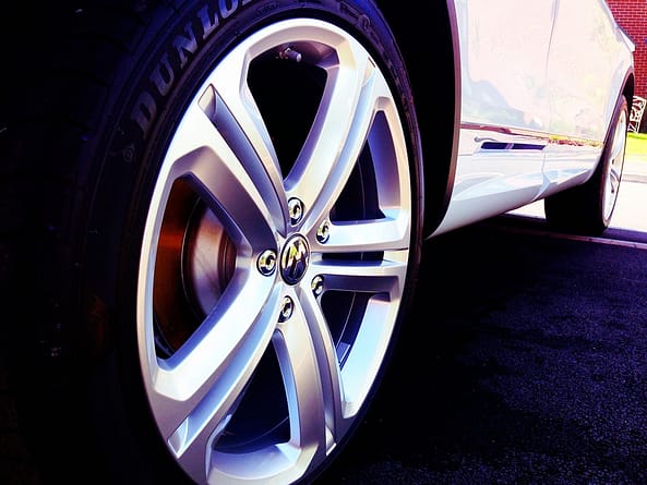 Silver car reem