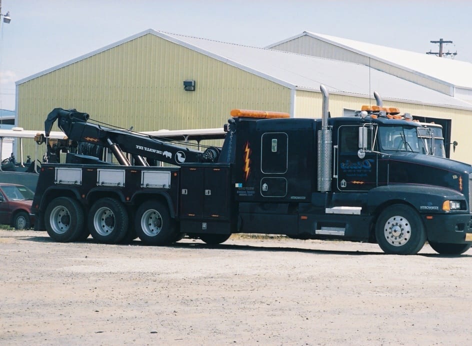 Black tow truck